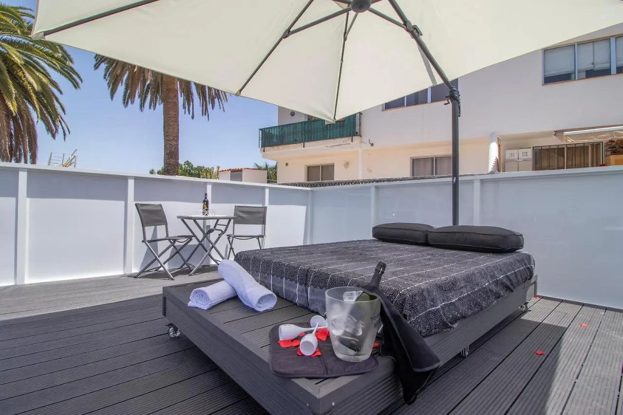 Sunset Cortes & Castro Beach - Los Roques 洛斯雷尔雷赫斯